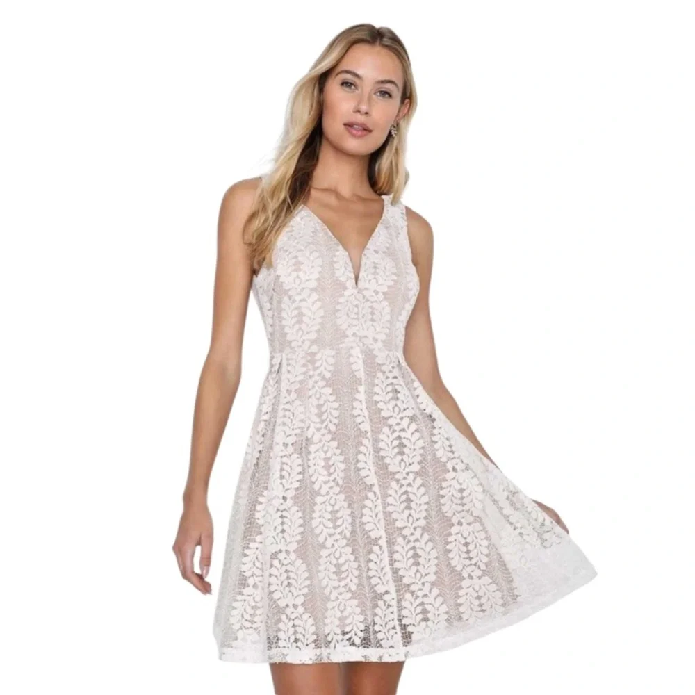 Lulus All of My Heart Lace Skater Short Mini Dress, Cream White Size Medium NWT - Picture 3 of 12